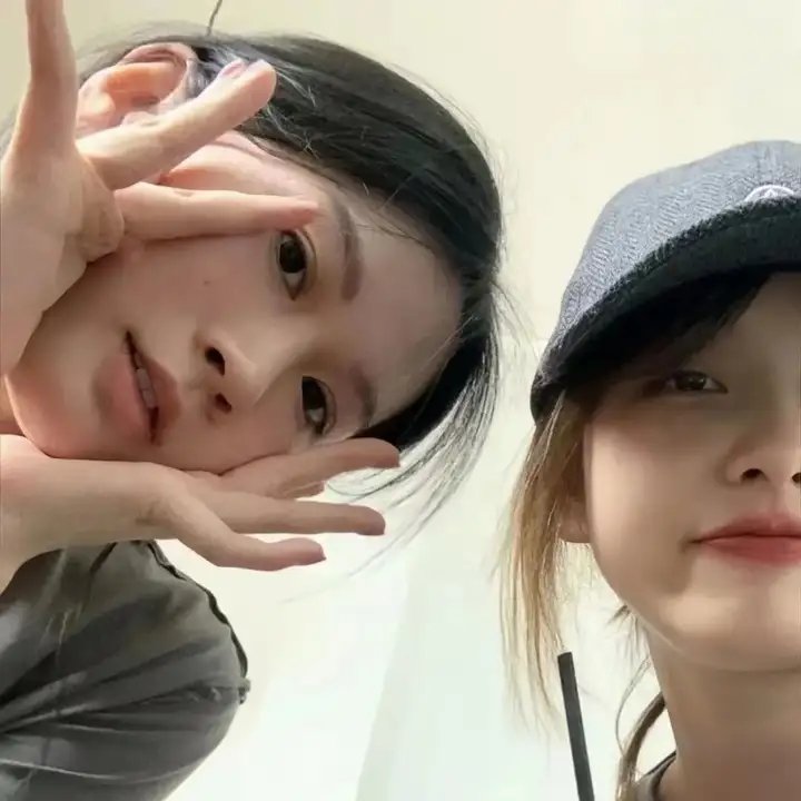 小姑娘艾萝依